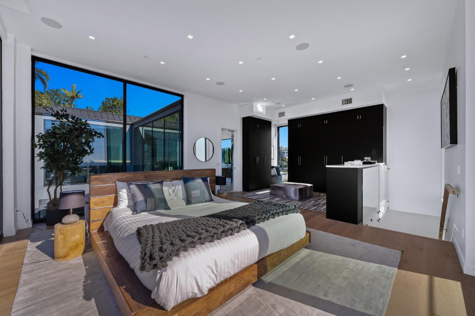 Ocean To Views, Fire Feature, Water Falls Dream Oasis *